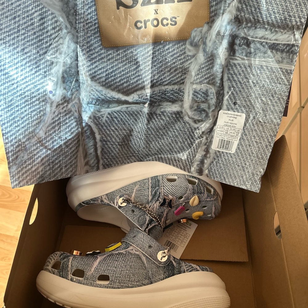 SZA crocs